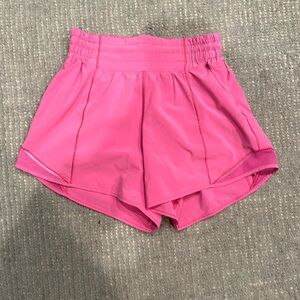 Lululemon hotty hot shorts (4 in and high waisted)